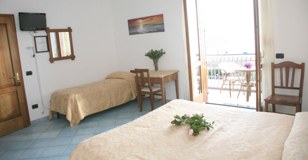 ホテルAgriturismo Mare E Monti アジェーロラ エクステリア 写真